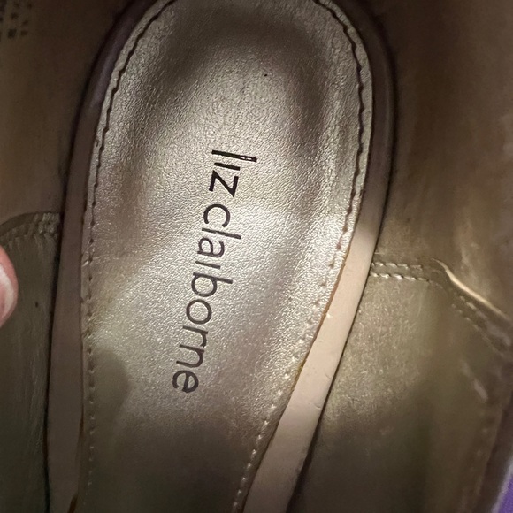 5 items for $20/ Liz Claiborne heels, tan/beige color size 8.5 - Picture 3 of 7